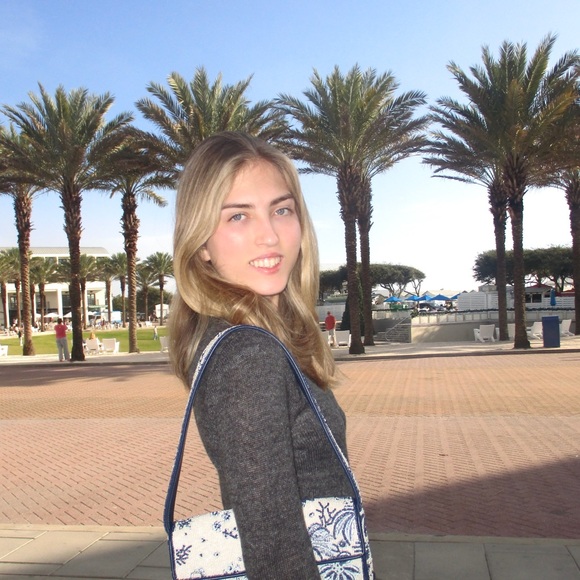 elizabethkstong